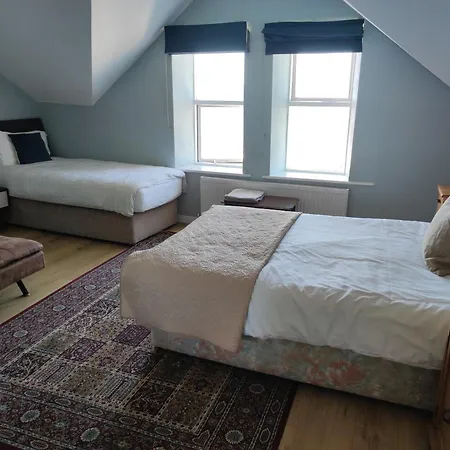 Гостевой дом 4 Bayview Terrace *