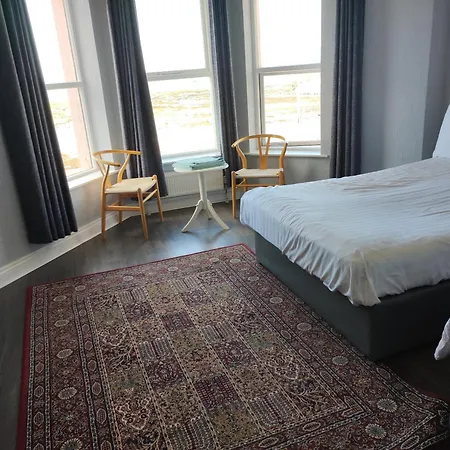 Guest house 4 Bayview Terrace *