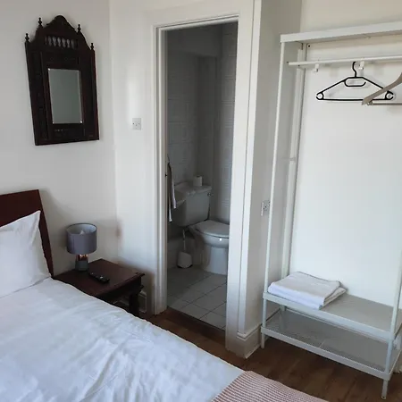4 Bayview Terrace Guest house *