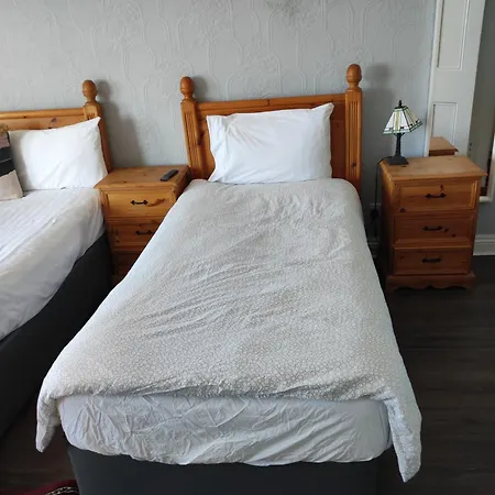 Guest house 4 Bayview Terrace *